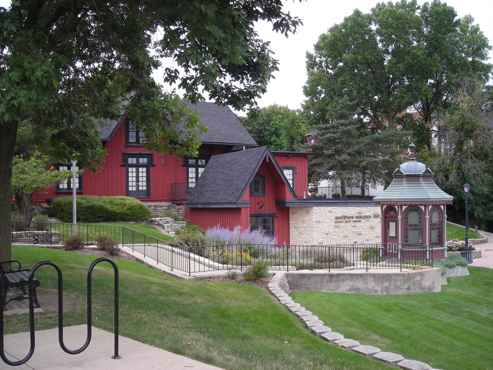 Batavia Depot Museum near the Fox River